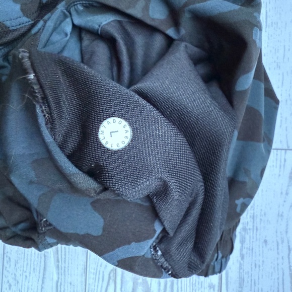 lululemon athletica Men's Pace Breaker Shorts Linerless 7” - Picture 5 of 5